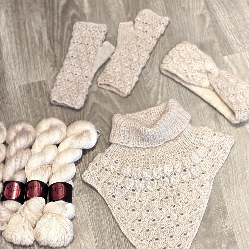 Chestnut Mittens